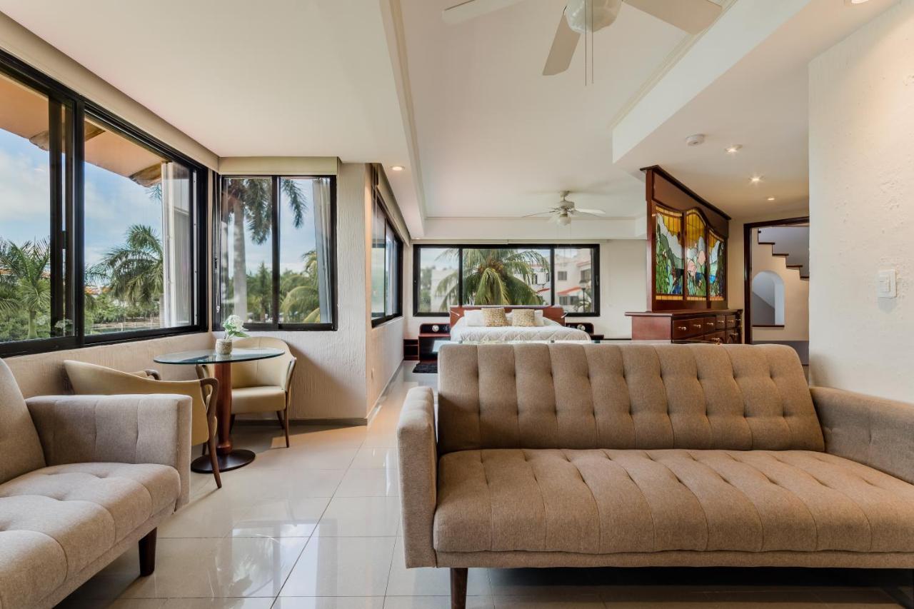 Elegant Lagoon Front Villa By Casa Paraiso Cancun Exterior photo